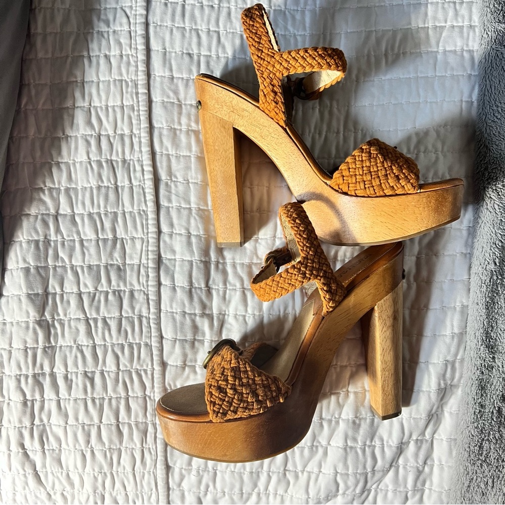 •MICHAEL KORS• Platform Wooden Heel Sandal 11.